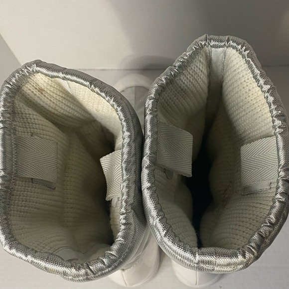 Cole Haan white and silver walking boot mid calf with rubber bottom - Picture 6 of 7